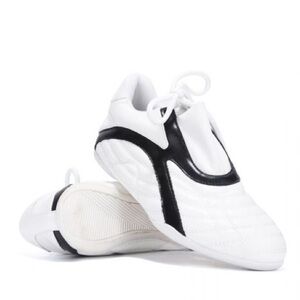 Chic White Sneakers with Black Detailing